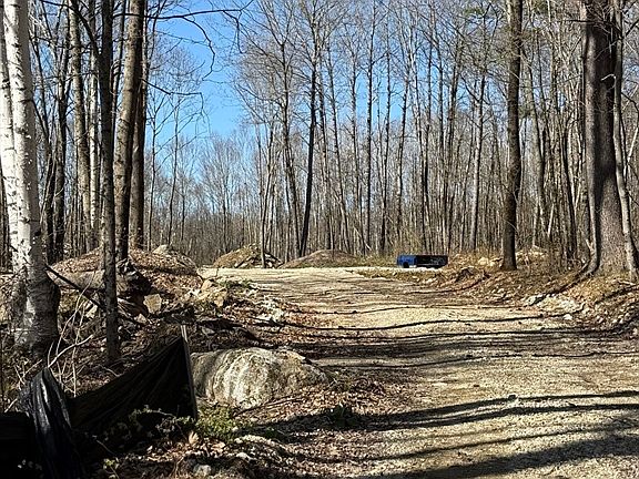 5th image of 1011 Thresher Rd
