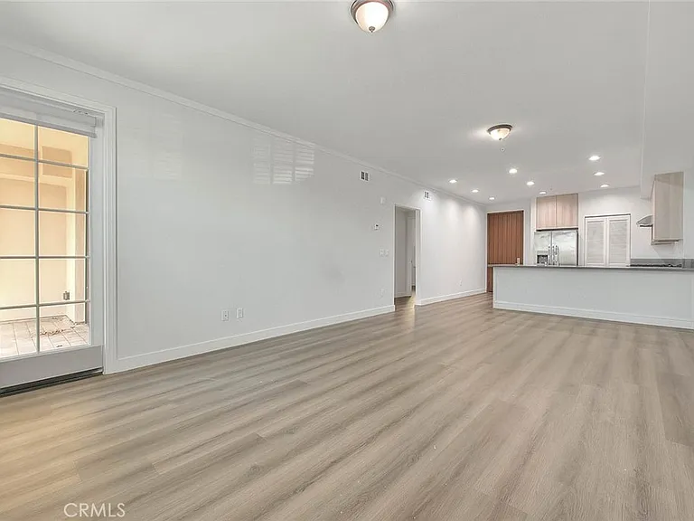 501 W Foothill Blvd #203 — Photo 4