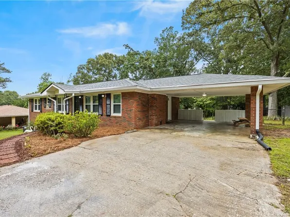 6821 Cherry Cir, Lithia Springs, GA 30122