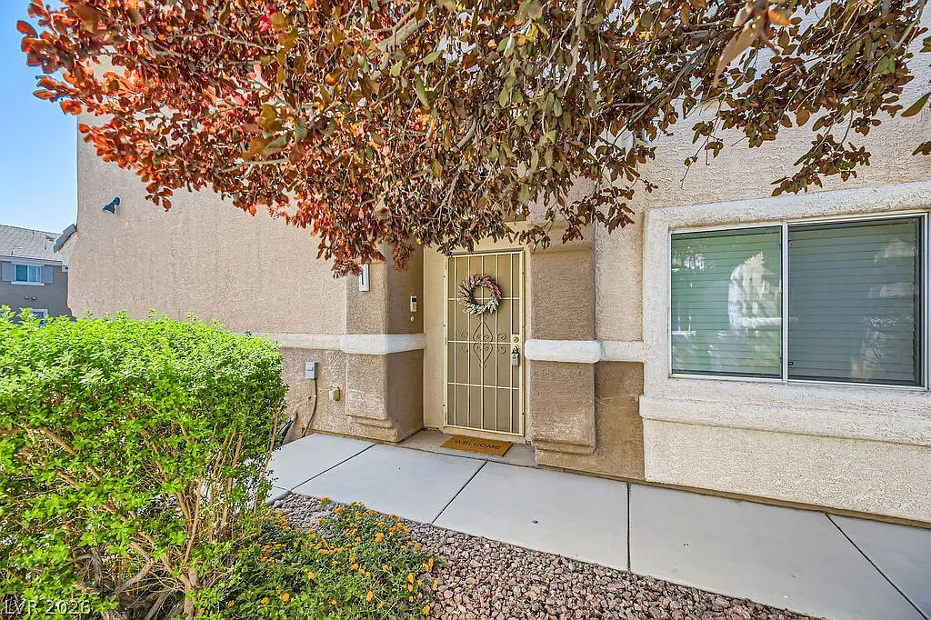 2 bed, 2.0 bath, 1128 sqft, $1,750 — Photo 2