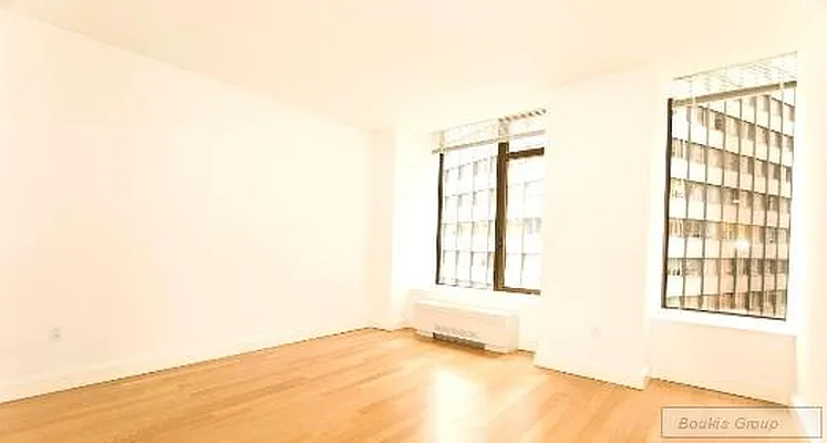 Rented by Bouklis Group | media 28