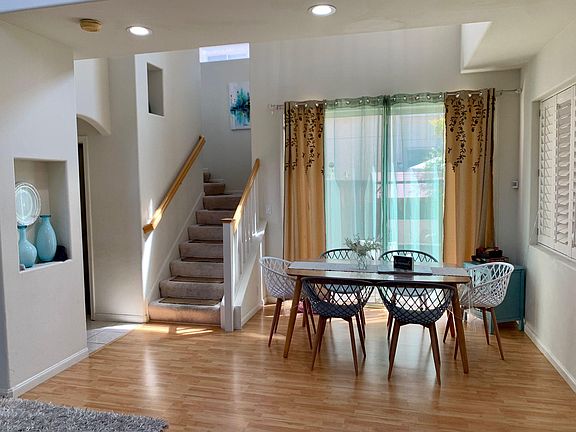 2nd image of 2594 Las Palmas Way