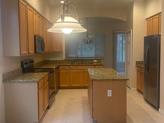 3rd image of 3723 Carambola Cir