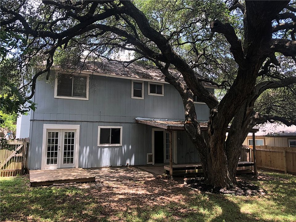 2nd image of 3839 Cologne Ln