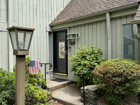 8 Heritage Village #D, Southbury, CT 06488