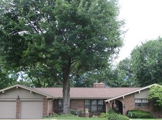 5327 Vallarta Dr, Saint Louis, MO 63128