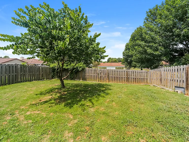 7203 Atterbury Cir E — Photo 16