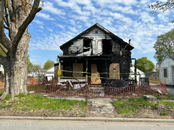 32 LaBarge Street, Hudson Falls, NY 12839