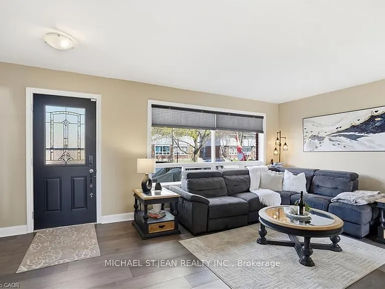 282 Roach Ave — Photo 10