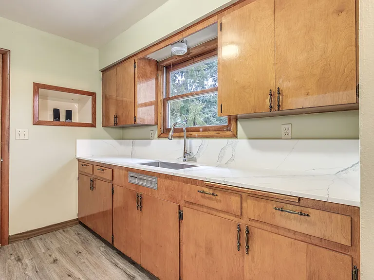 11835 NE Couch St — Photo 8