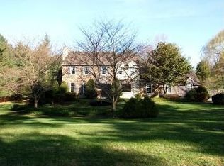 1047 Country Club Rd, West Chester, PA 19382