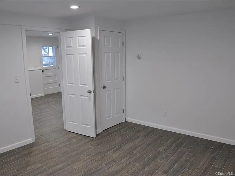 22 Essex Rd — Photo 32