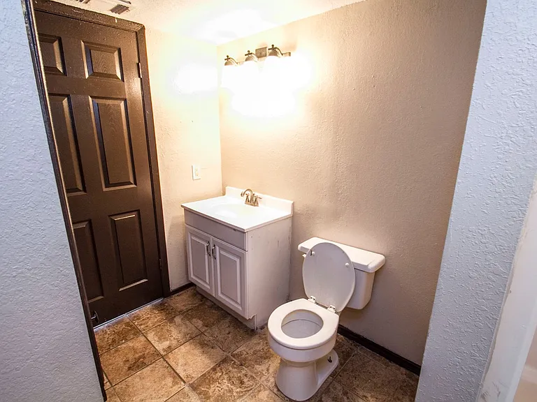 511 Jamaica Dr — Photo 22