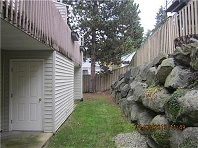4th image of 15625 42nd Ave S APT 2