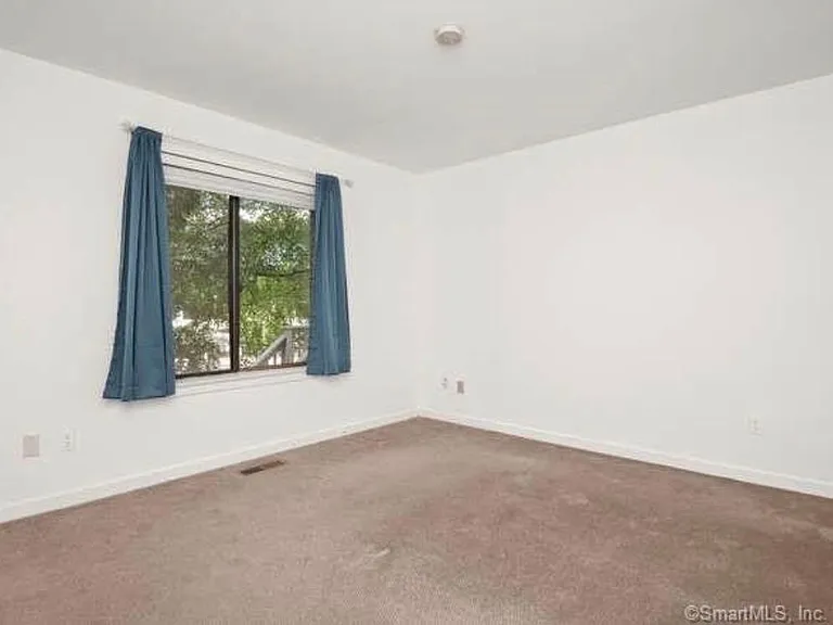 3 Oakwood Ave — Photo 8