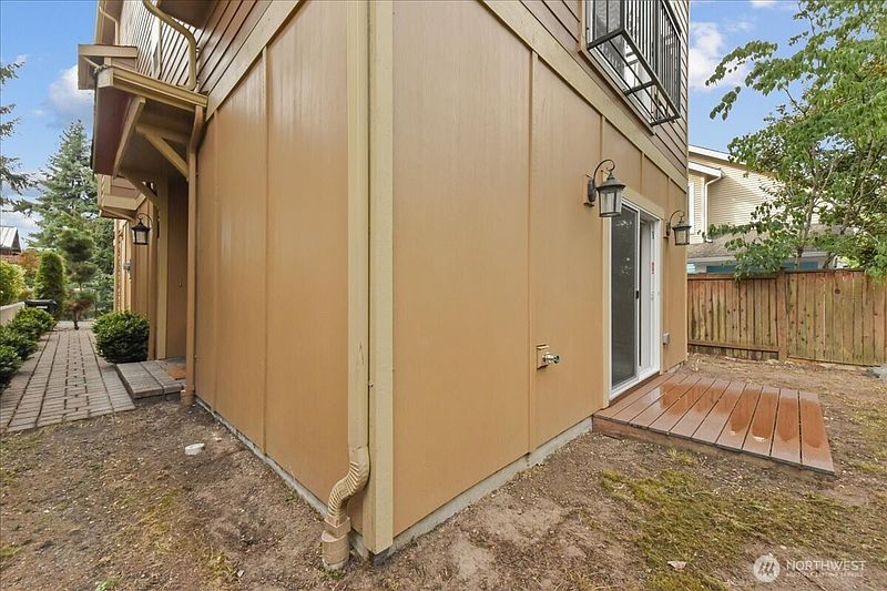 4th image of 12722 35th AVE House D NE