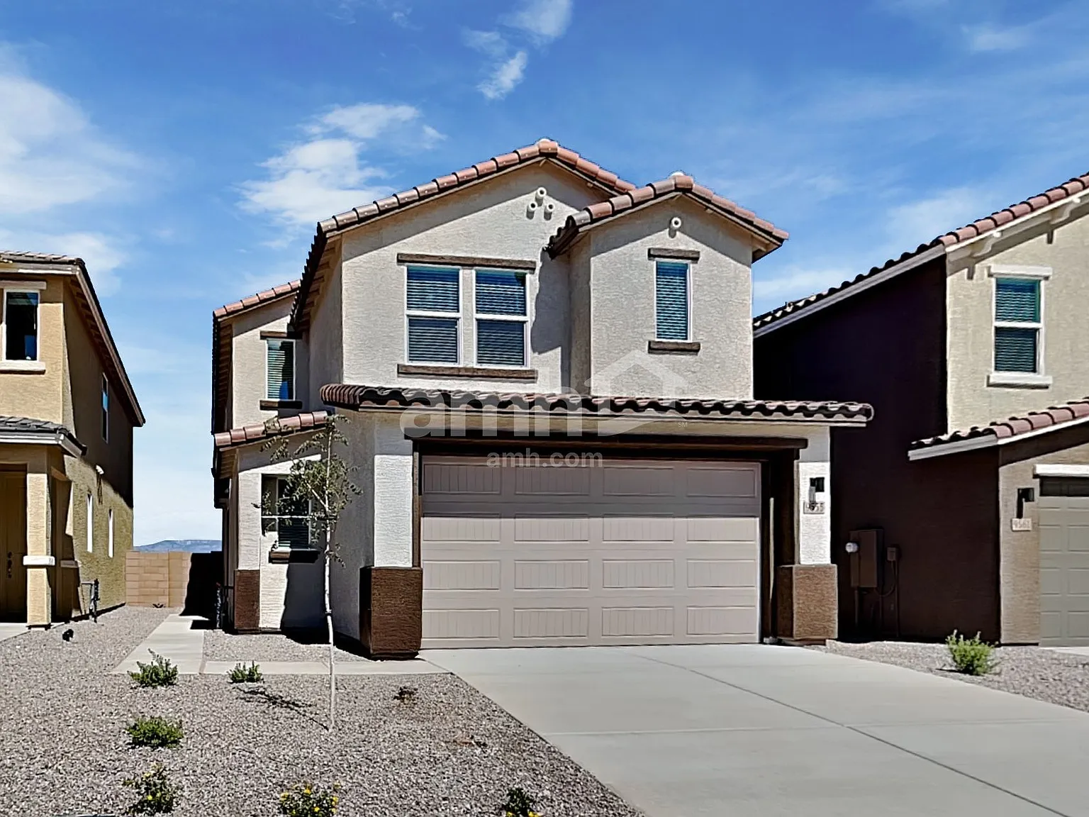 4 bed, 3.0 bath, 2239 sqft, $2,290 — Photo 1