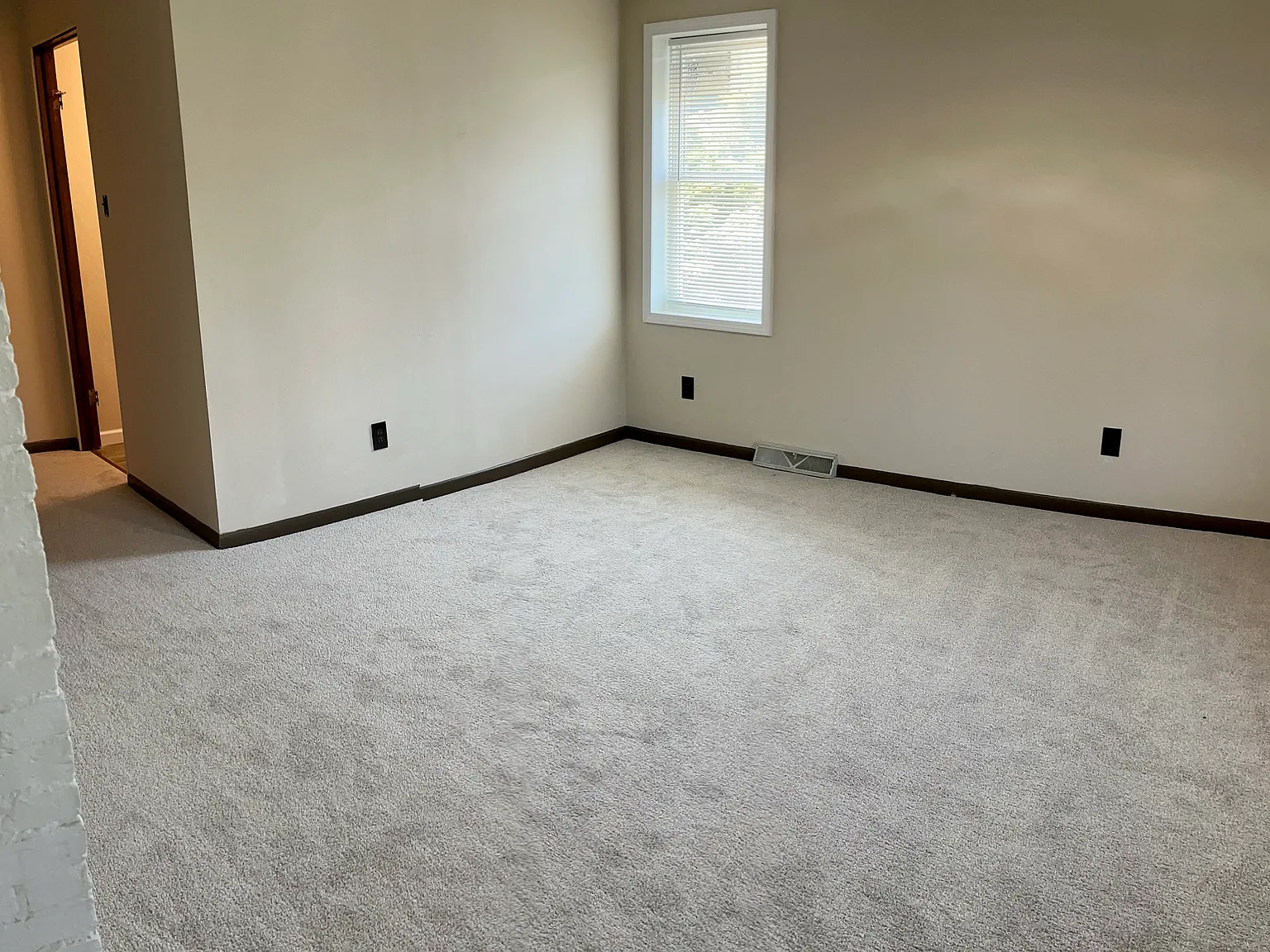 2 bed, 650 sqft, $725 — Photo 2