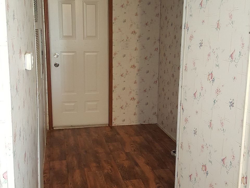 1st image of 620 S Wildflower St