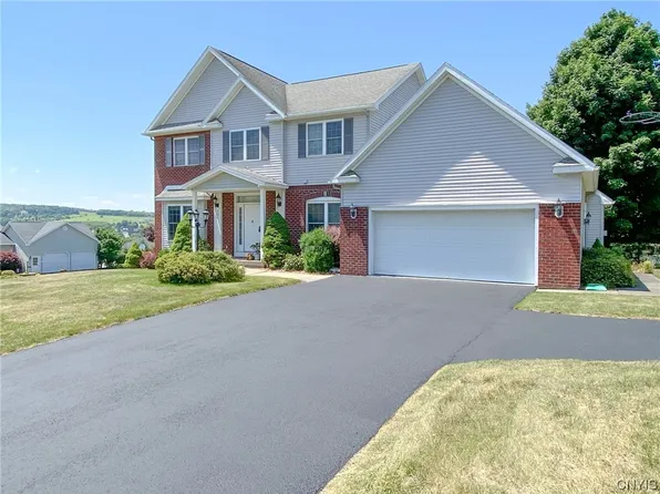 101 Danberry Cir, New Hartford, NY 13413