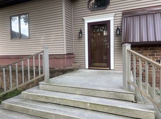 3216 Bowling St SW, Cedar Rapids, IA 52404