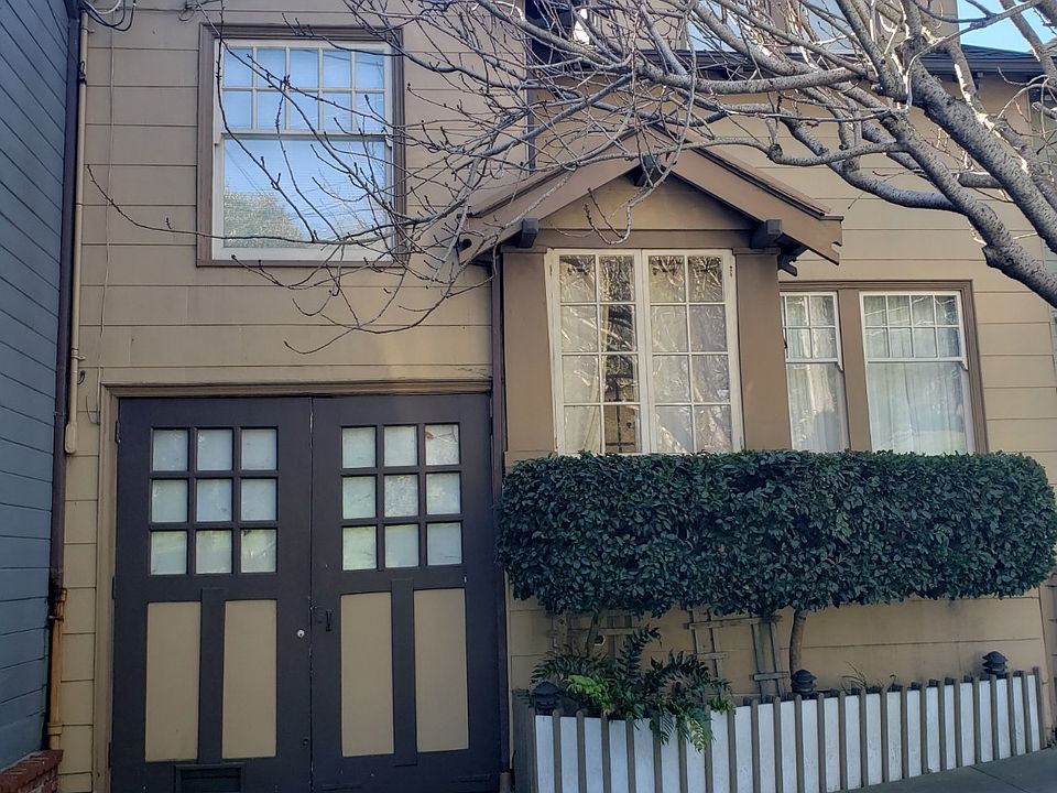 1st image of 439 Holly Park Cir