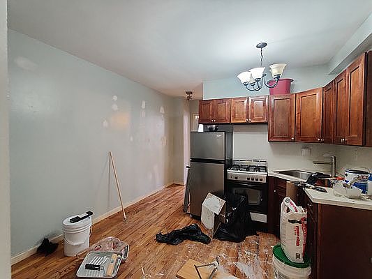 4th image of 628 Marcy Ave APT 2