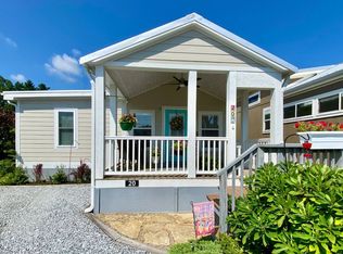 20 Strolling Easy Ln, Flat Rock, NC 28731