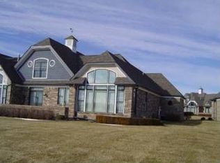 1718 Edison Shores Pl, Port Huron, MI 48060