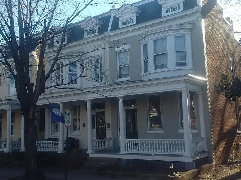 111 N Vine St — Photo 1