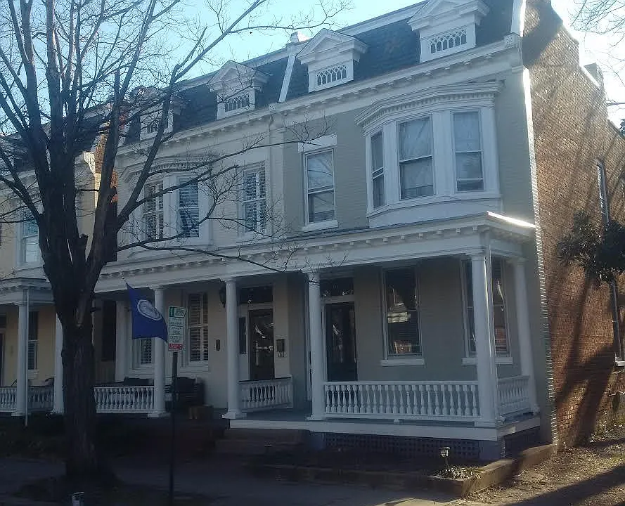 111 N Vine St