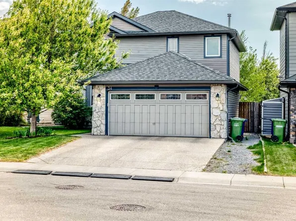 34 NW Kingsland Hts SE, Airdrie, AB T4A 0A3