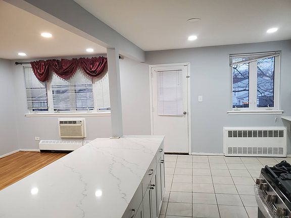3rd image of 2689 E 64th St