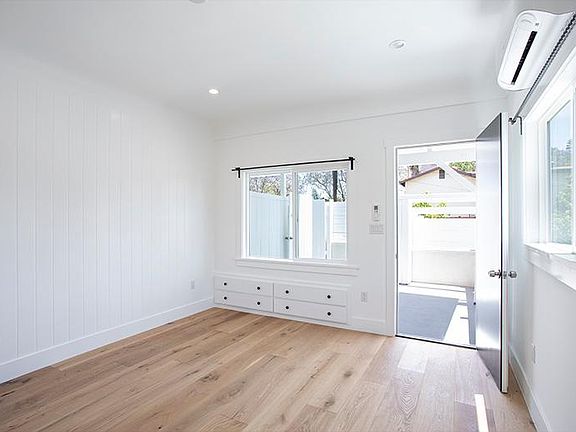 2nd image of 5251 Baltimore St #1/2