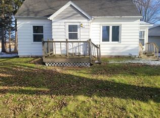 1073 Phillips Rd, Green Bay, WI 54311