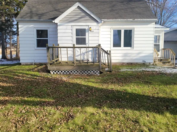 1073 Phillips Rd, Green Bay, WI 54311
