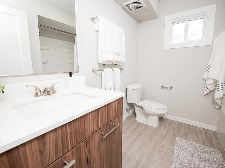 908 Stoughton St #7 — Photo 17