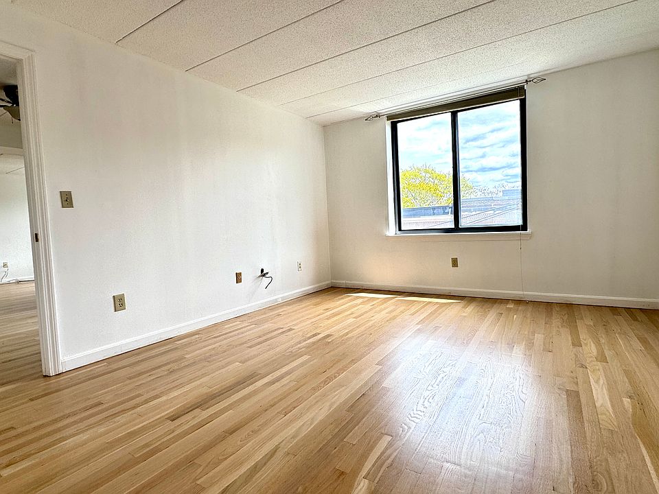 1st image of 85 Brainerd Rd APT 404