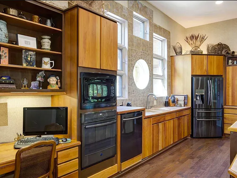 214 Shipmaster Dr — Photo 17