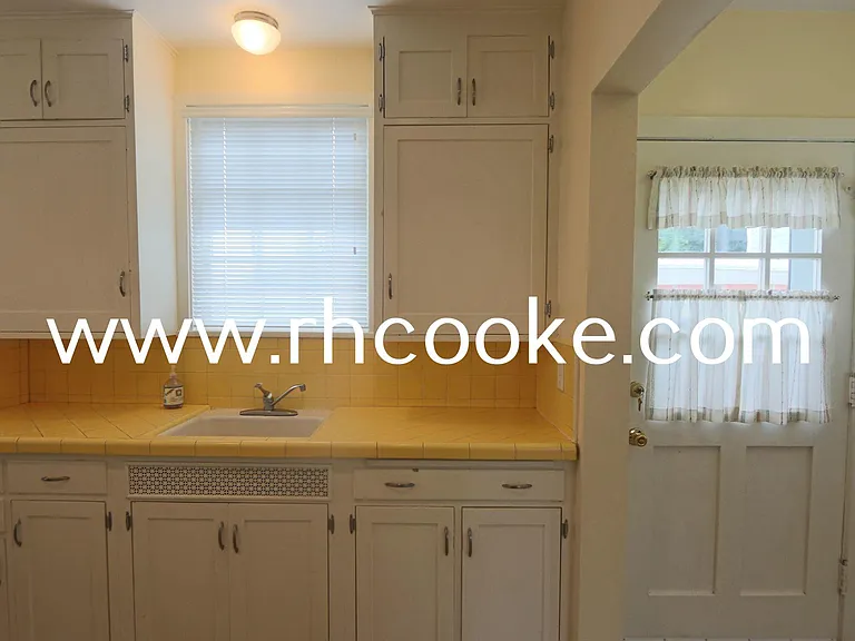 719 W Maxwell Ave — Photo 7