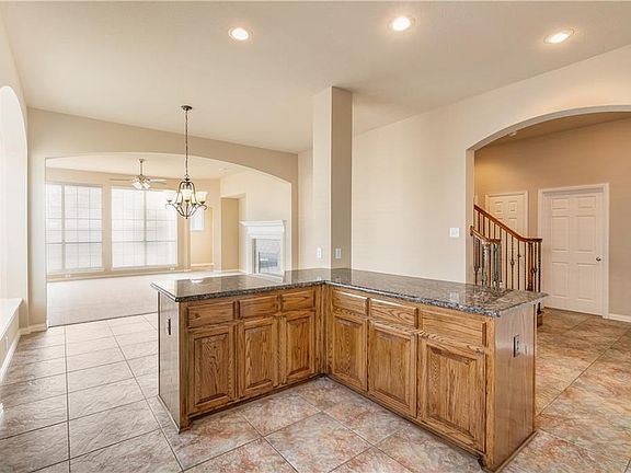 3rd image of 2767 Forest Manor Dr