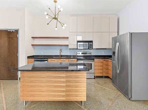 350 Saint Peter St Unit 907, Saint Paul, MN 55102