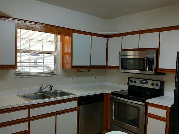 2nd image of 398 SE Rosewood Cir