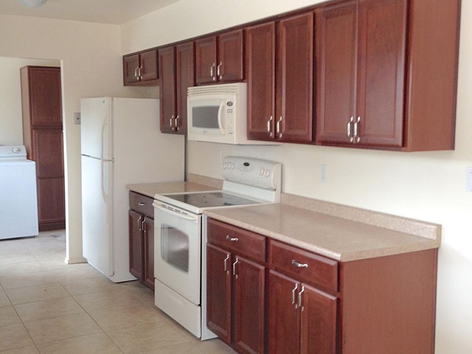 2nd image of 3101 E MESCAL Street N