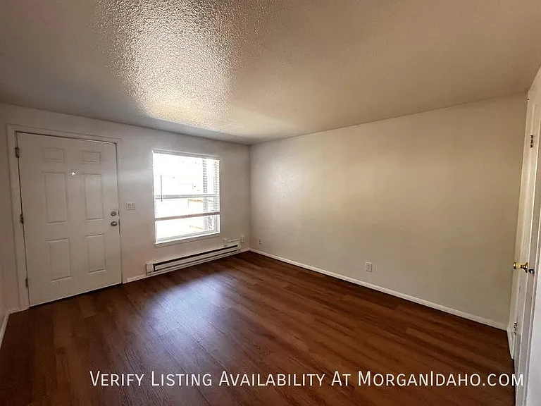 765 W Pine Ave — Photo 3
