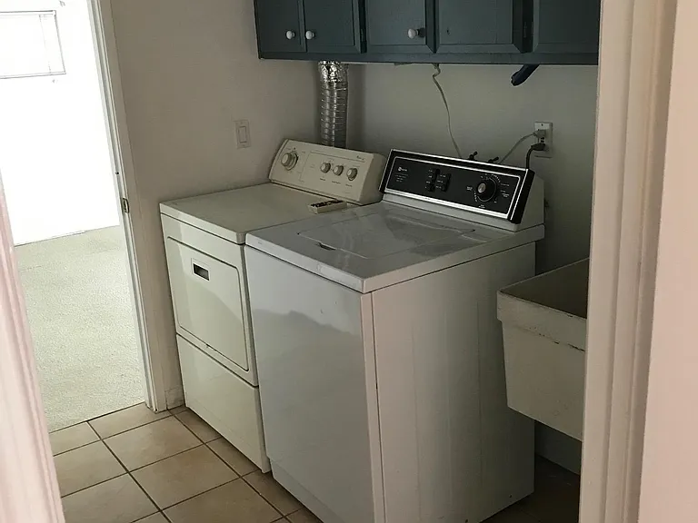 2730 Loyola Dr — Photo 8