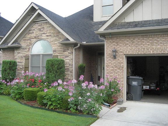 2nd image of 1602 Park Hollow Ln