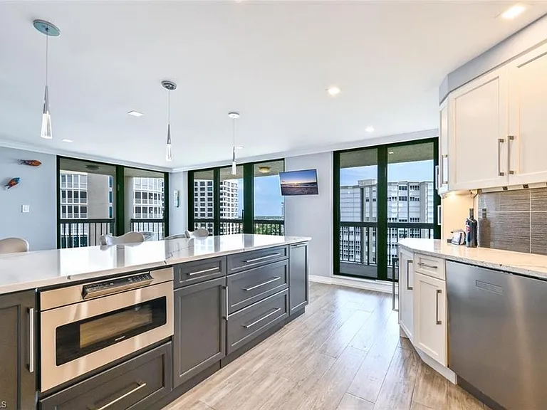 4551 Gulf Shore Blvd N #1406 — Photo 11