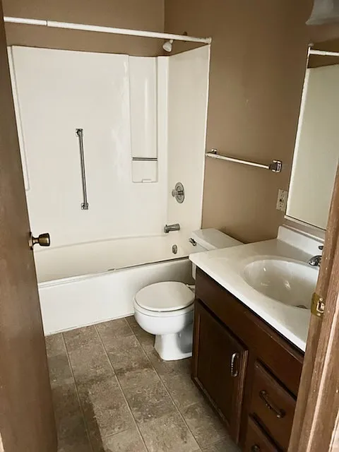 2 bed, 850 sqft, $1,025 — Photo 2