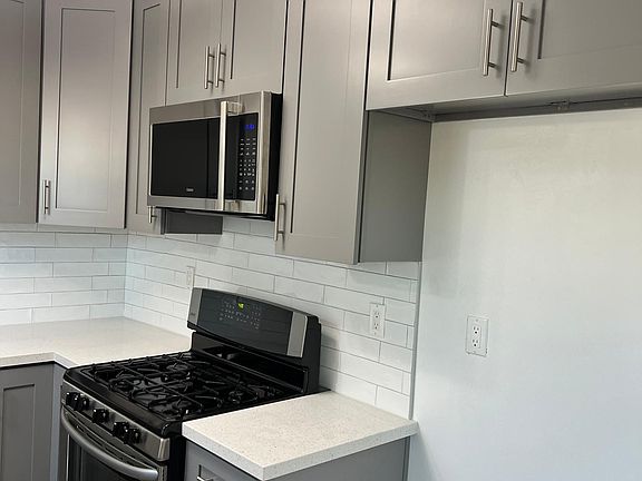 3rd image of 293 W Artesia St #293